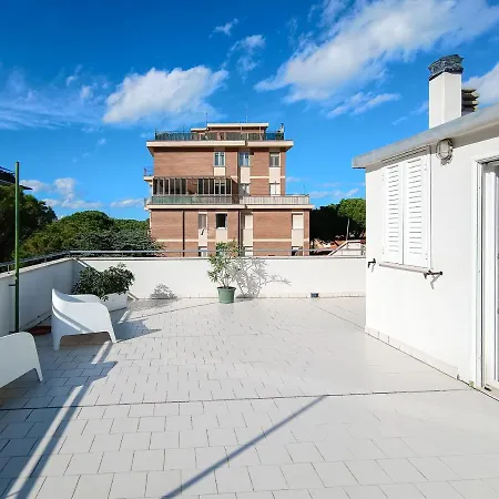 Attico A Marina Centro Appartement
